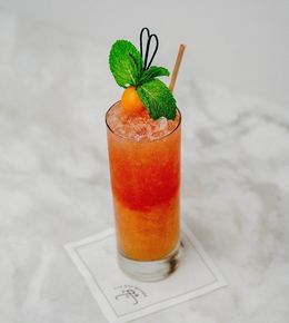 Stirring a negroni